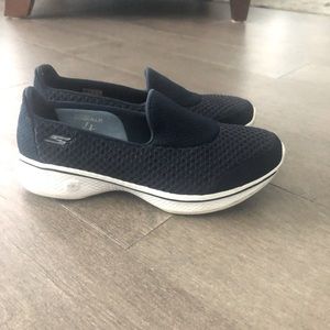 Ladies navy Skechers